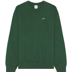 Nike Men’s green crew neck, size L, worn a few times in great condition!